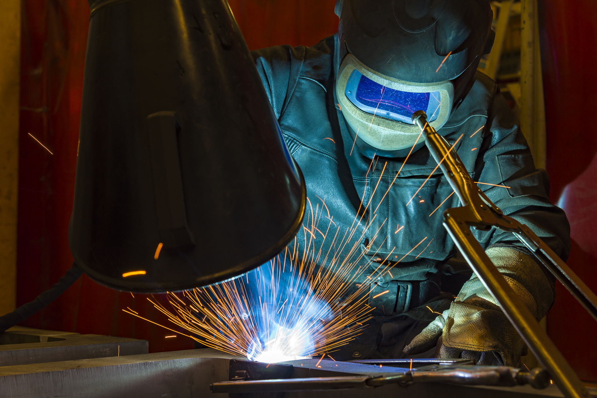 激光热处理系统工作原理(图1) 激光热处理系统工作原理(图1)