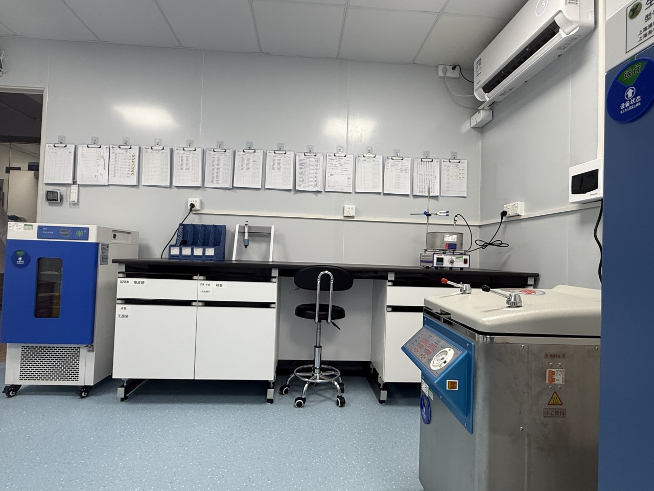 物理实验室介绍(图1) 物理实验室介绍(图1)